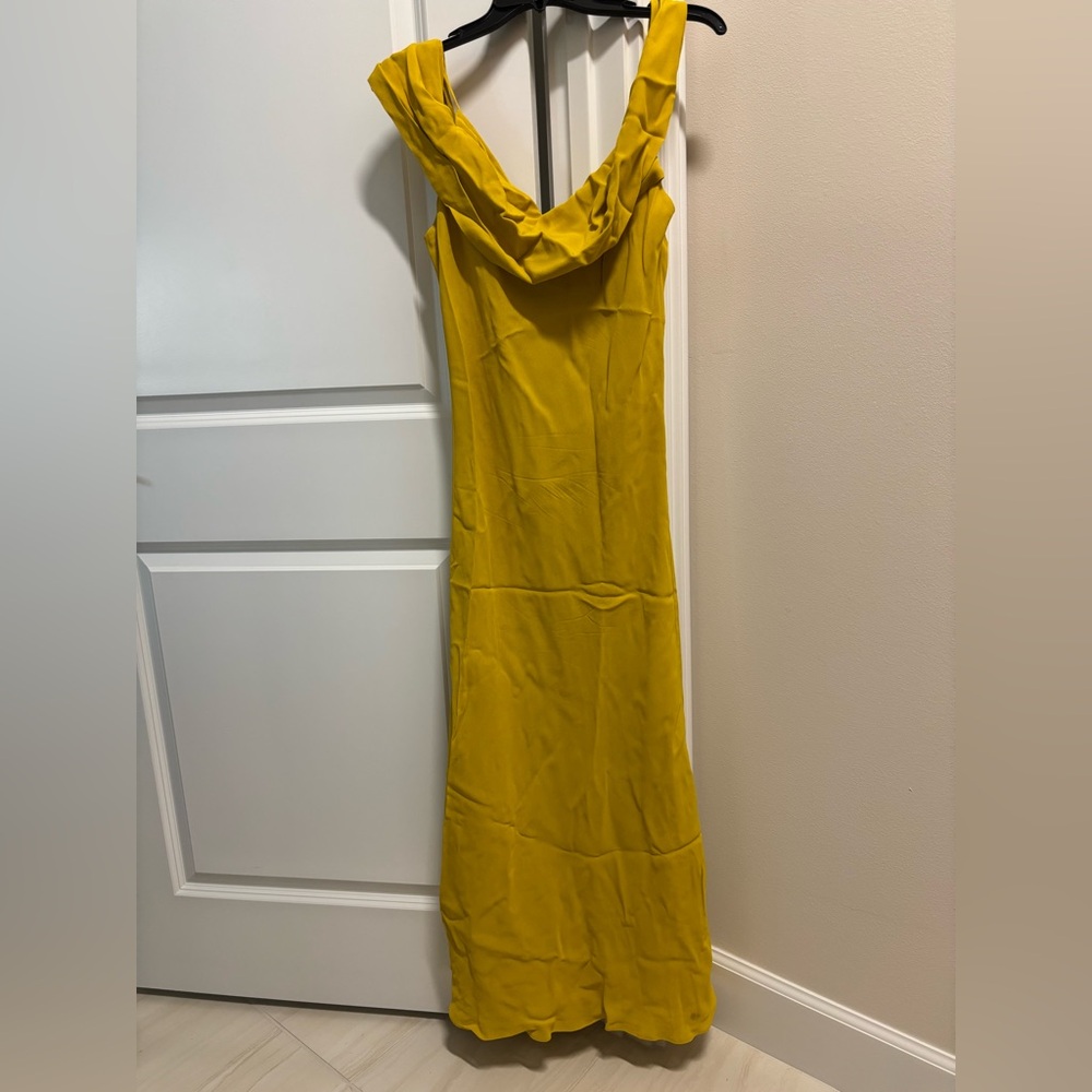 Reformation Reya Dress in Turmeric - Picture 3 of 4